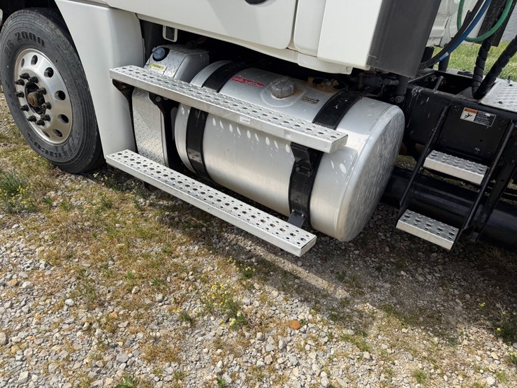 #45283-•-2016-freightliner-cascadia-daycab-truck-tractor-vin:-3akjgedv9gsgy4090-image-26