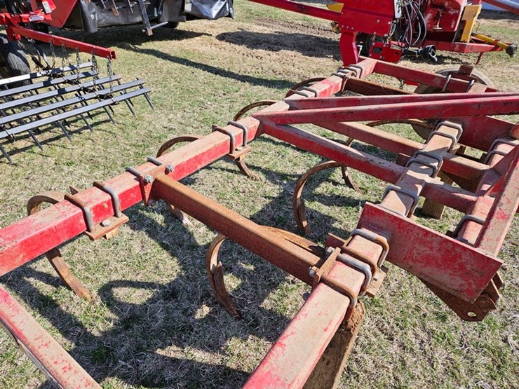 #529-•-schultz-7-shank-3pt-chisel-plow-image-10