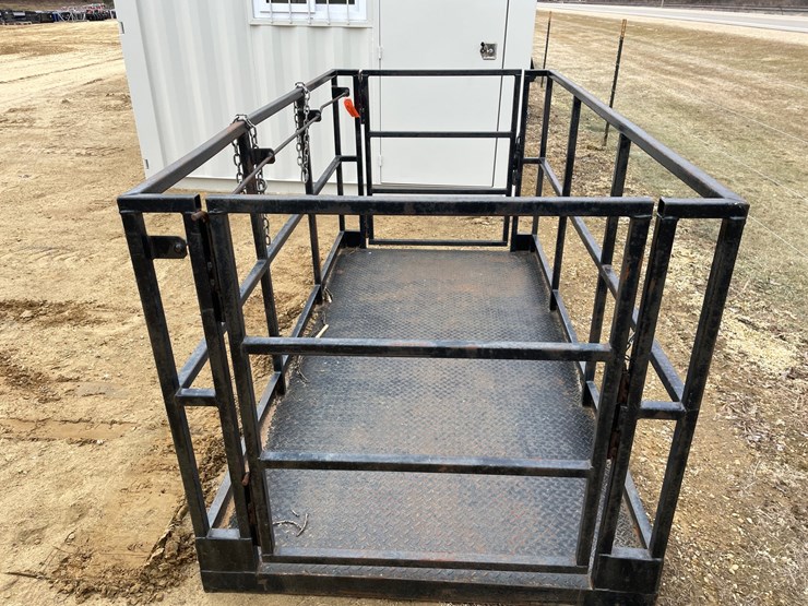 #7530-•-8'-work-platform-with-fork-pockets-image-6