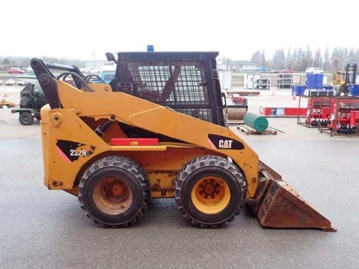 2010-caterpillar-232b-image-4