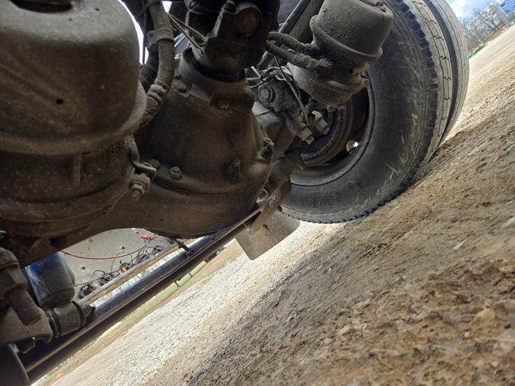 2000-peterbilt-379-image-89