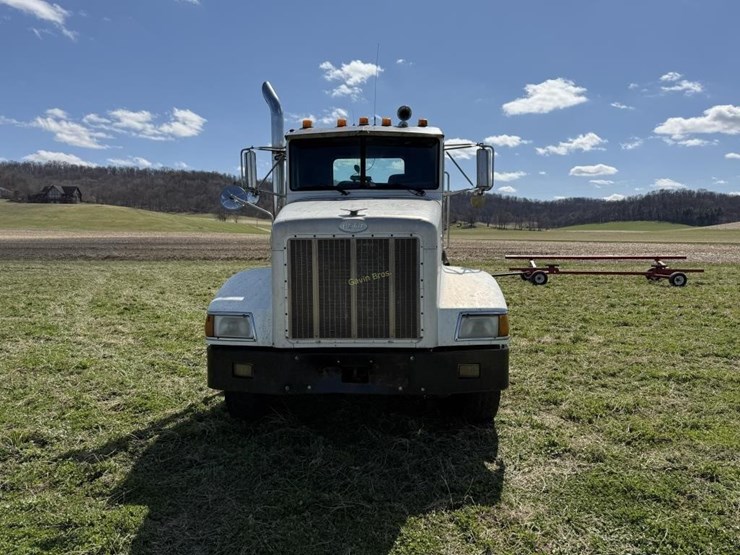 1996-peterbilt-385-image-2
