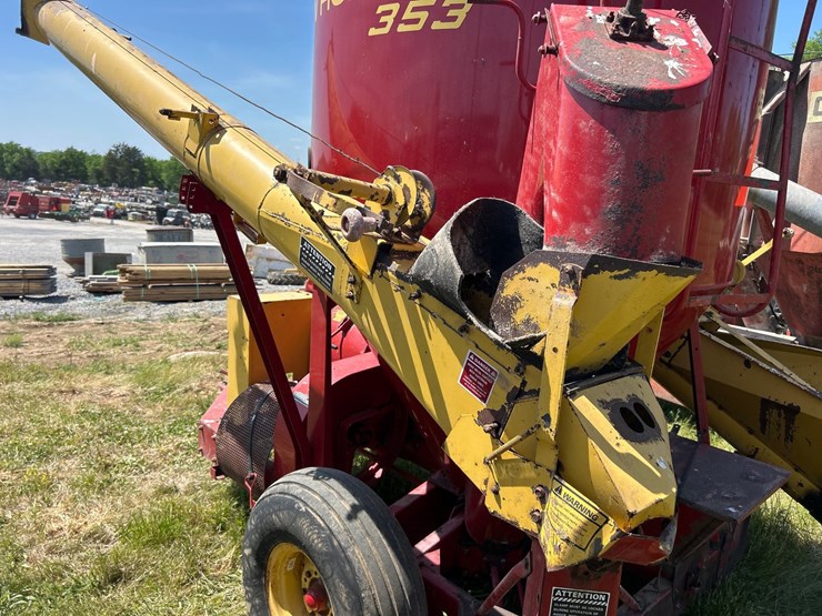 new-holland-353-image-7