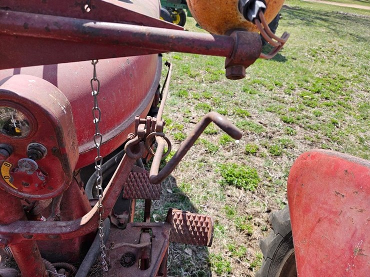 #525-•-farmall-super-m-tractor-image-24