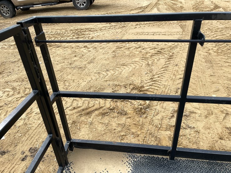 #7535-•-8'-work-platform-with-fork-pockets-image-14