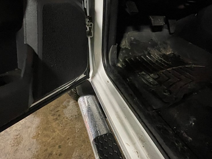 2012-dodge-3500-image-29