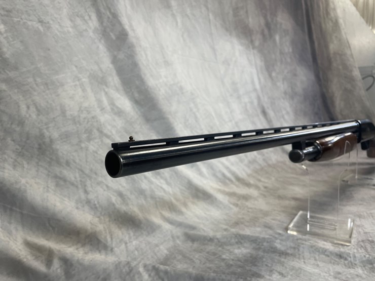 #4115-•-mossberg,-20-ga.-pump-action-shotgun,-sn:-c380887-image-9