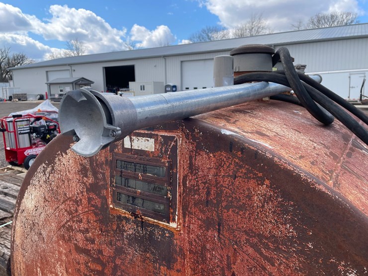 #3388-•-derson-1,000-gallon-dual-wall-fuel-tank-image-6