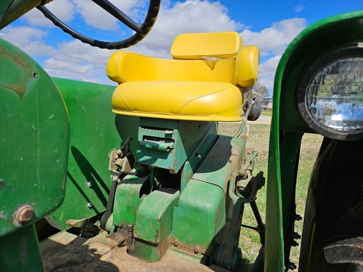 john-deere-4020-image-36