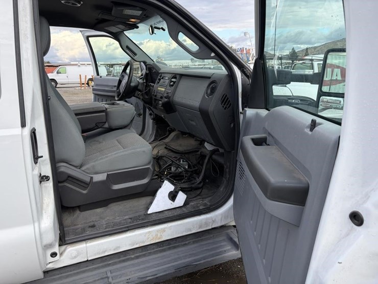 2012-ford-f550-image-12