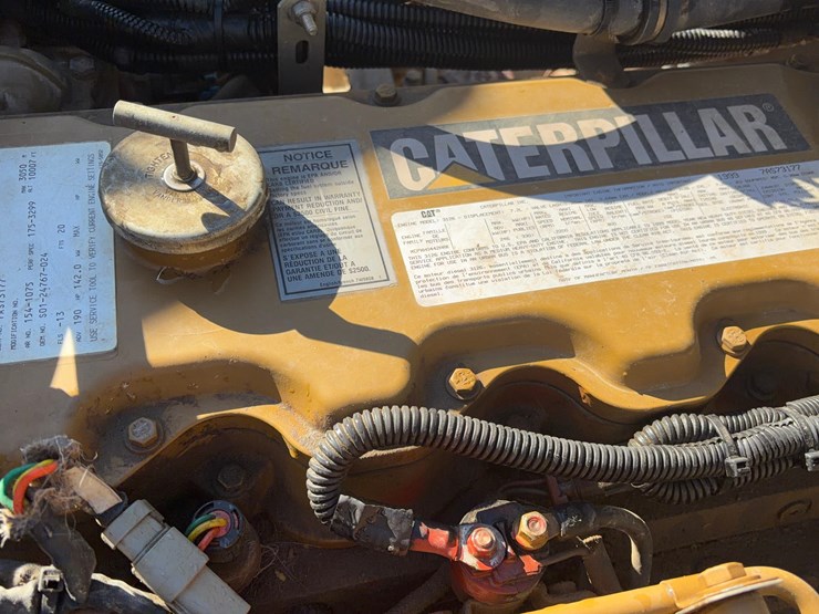 2000-freightliner-fl60-image-15