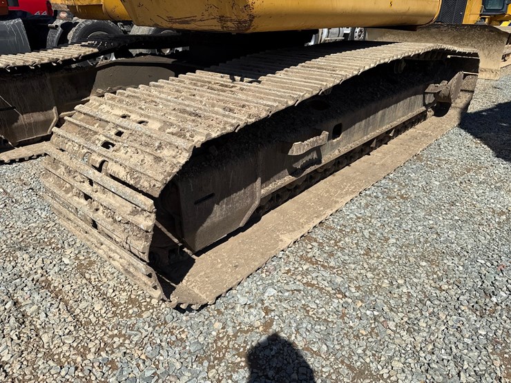 2009-deere-225-lc-image-68