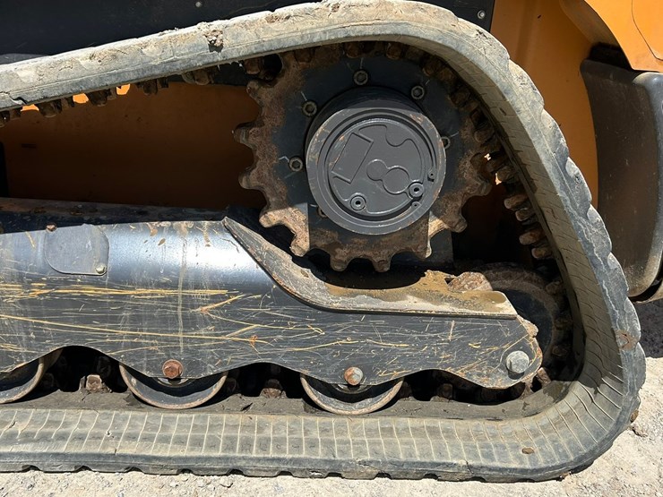 2023-case-tv450b-image-53