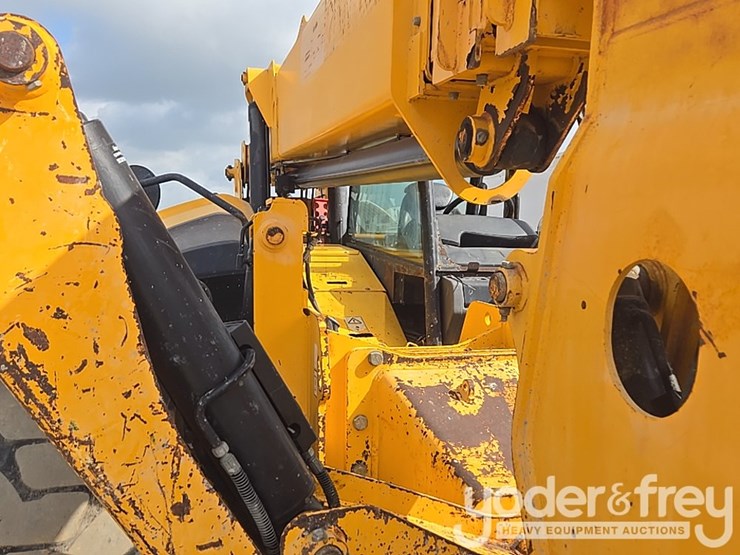 2017-jcb-510-56-image-26