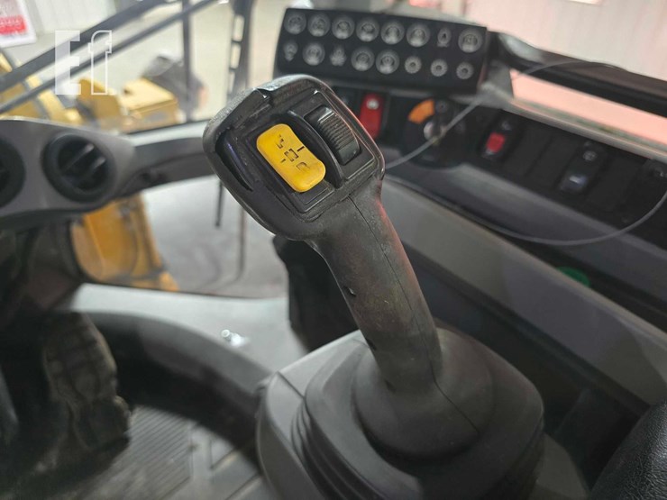 2023-caterpillar-930m-image-19