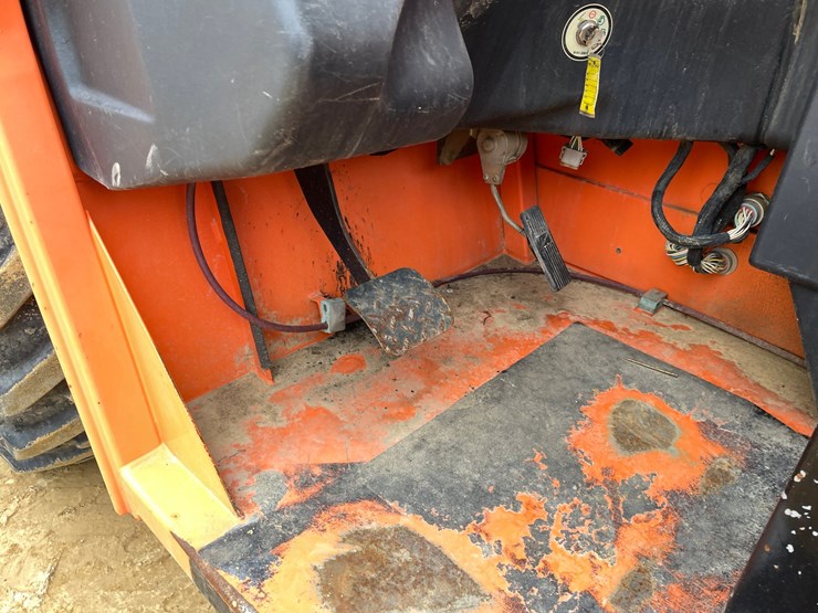 2013-jlg-g6-42a-image-46