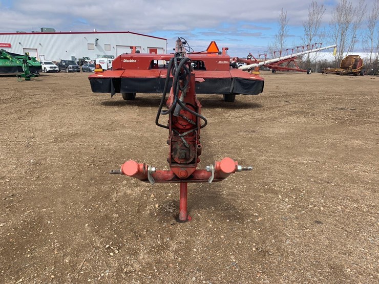 2011-new-holland-h7460-image-3