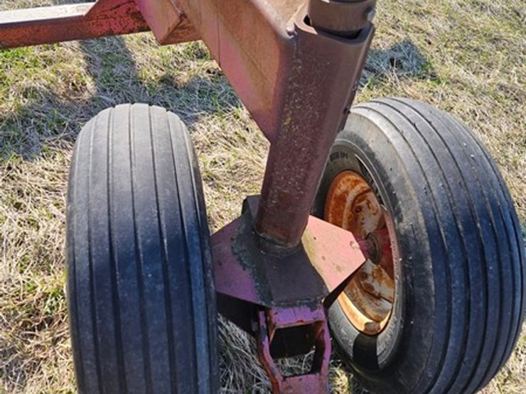 #572-•-11-place-bale-trailer-image-11