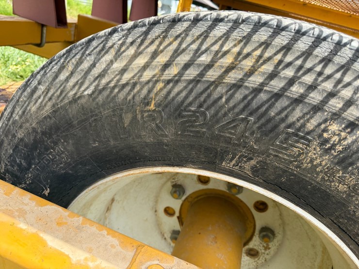 #45251-•-scotts-levee-packer-with-w&a-seeder-image-5