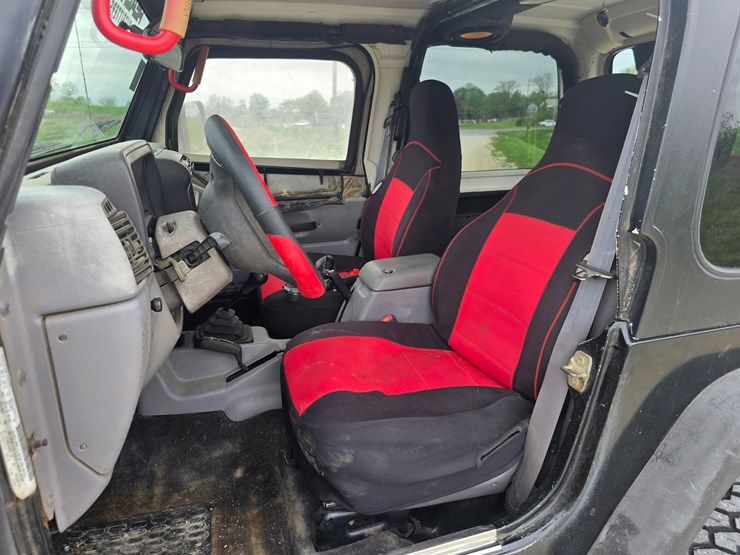 1997-jeep-wrangler-image-32