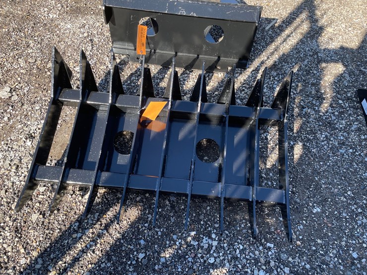 #3392-•-mini-skid-steer-root-rake-image-4