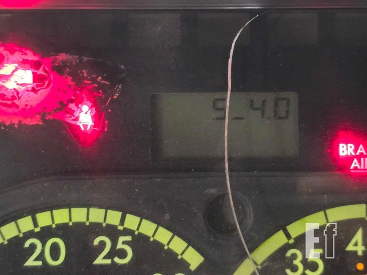 2013-freightliner-cascadia-125-image-13