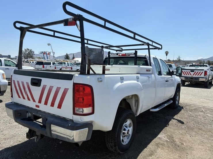 2012-gmc-sierra-2500-image-4