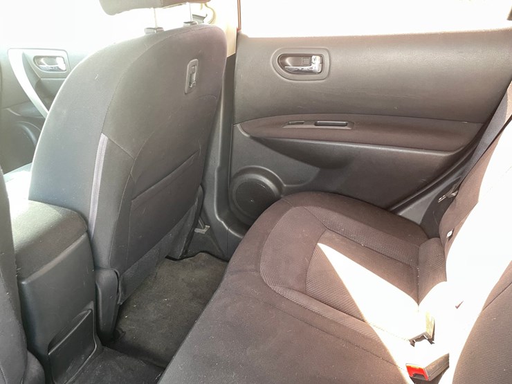 2015-nissan-rogue-image-53