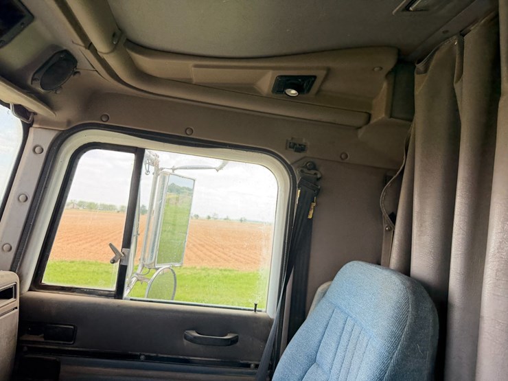 2000-international-9200-image-73