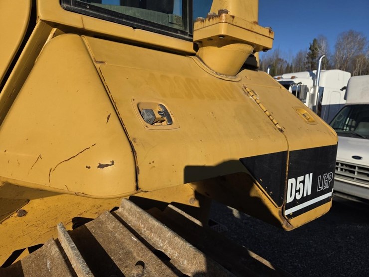2007-caterpillar-d5n-lgp-image-30