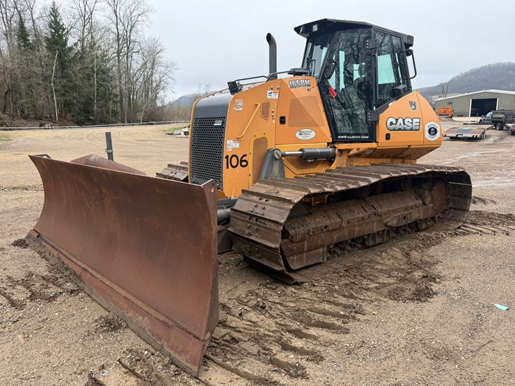 2016-case-1650m-image-1