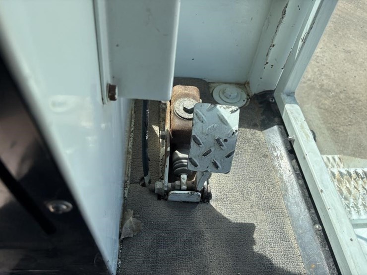 2005-rosco-rb48-image-33