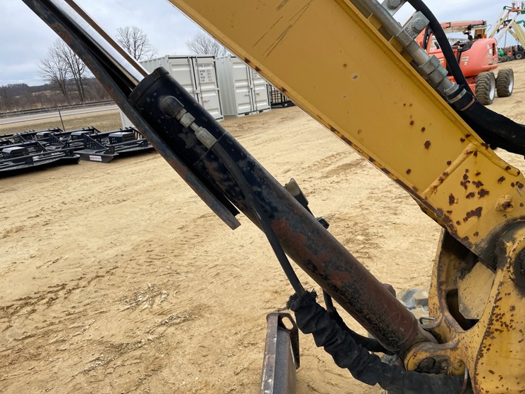 2014-caterpillar-303.5-image-22