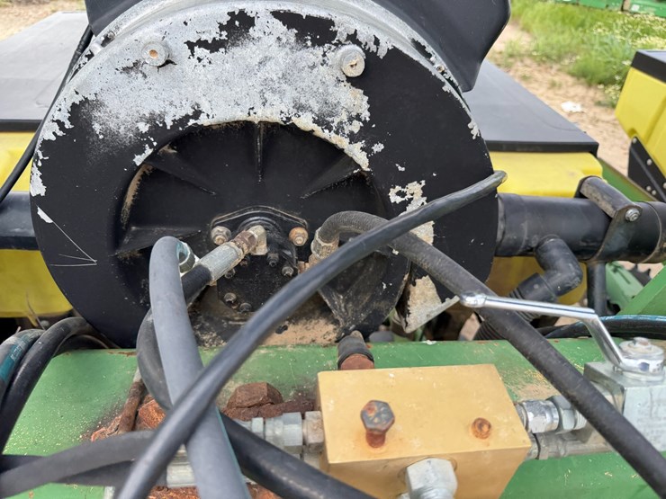 john-deere-1720-image-100