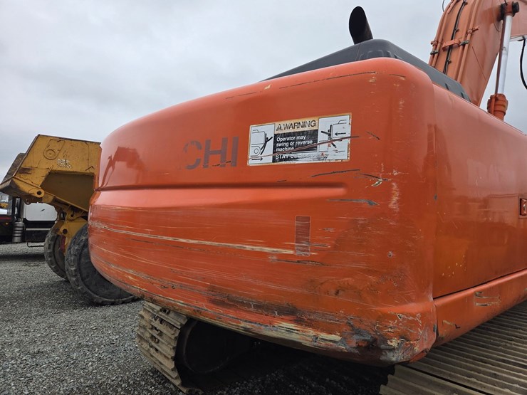 hitachi-zx330-lc-image-37