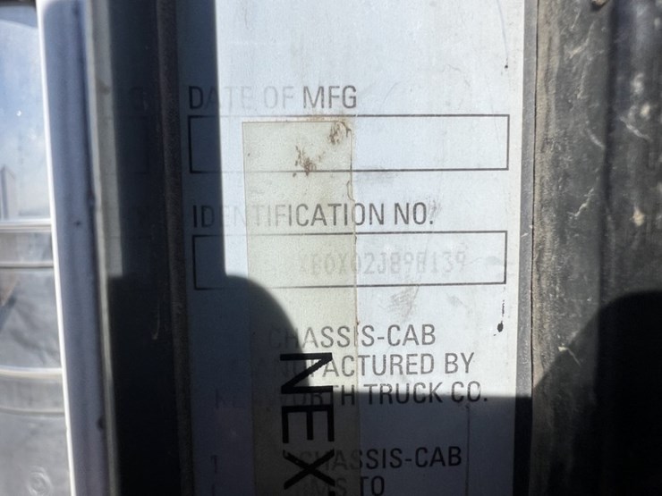 2002-kenworth-w900-image-23