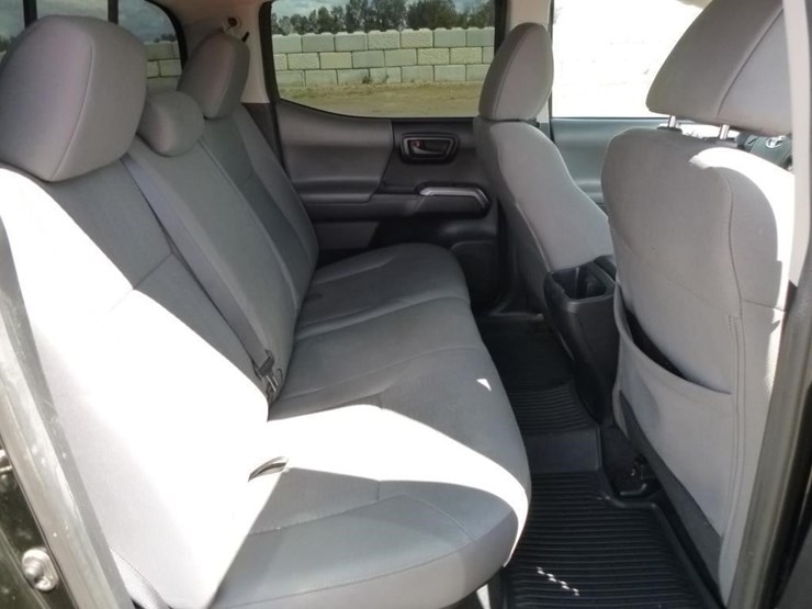 2018-toyota-tacoma-image-18