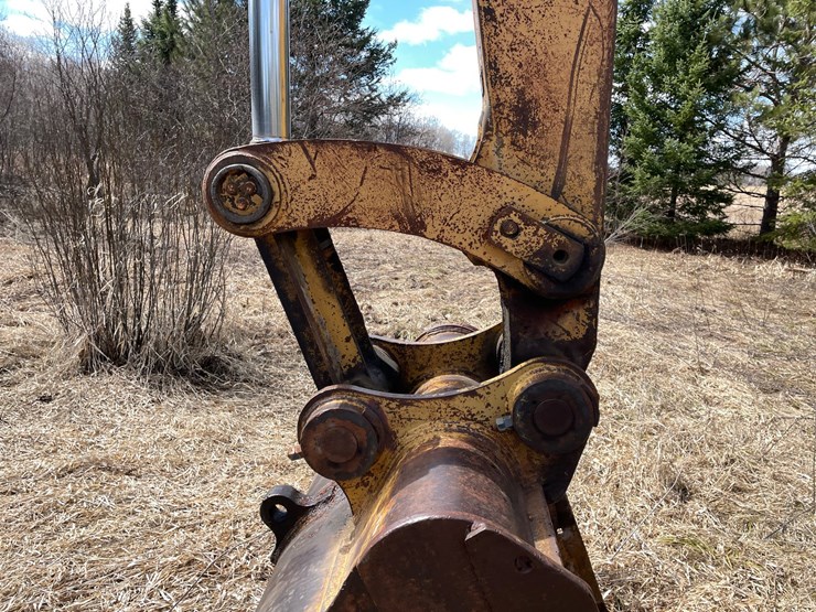 caterpillar-225-image-9