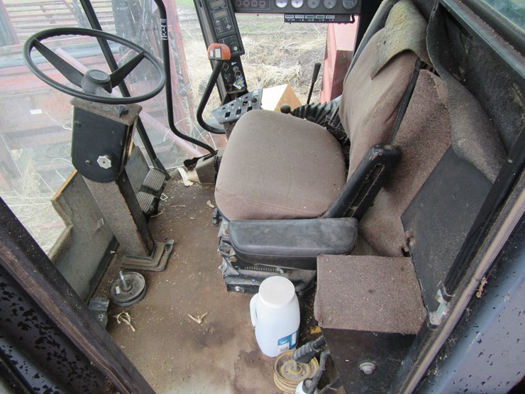 new-holland-tr96-image-24