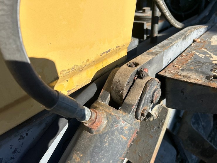 caterpillar-ch75-image-17