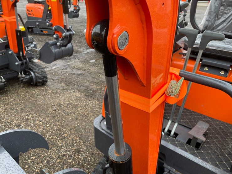 #3295-•-2026-ats-me18-mini-excavator-image-6