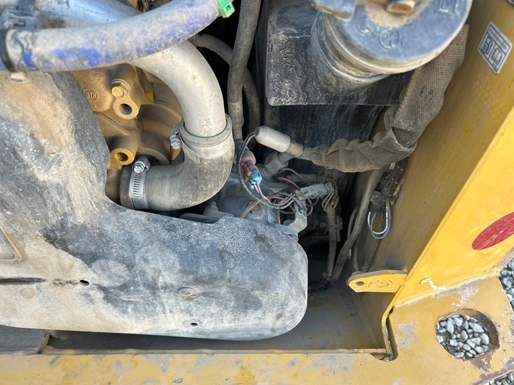 caterpillar-259d-image-32