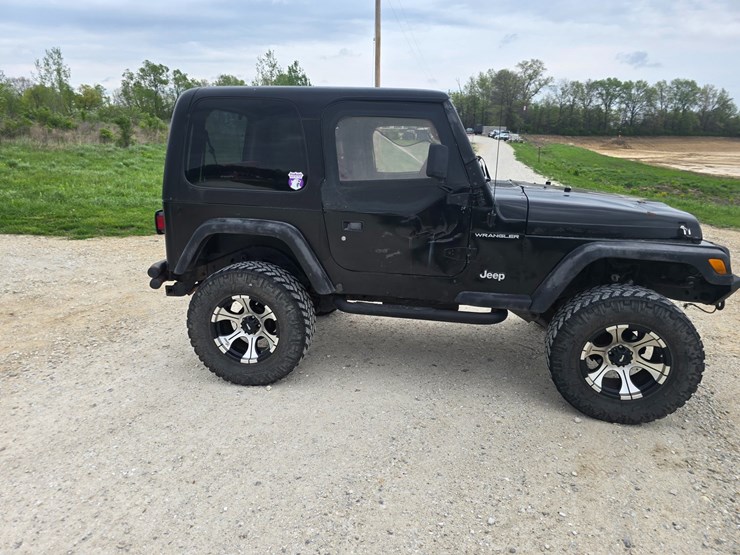 1997-jeep-wrangler-image-14