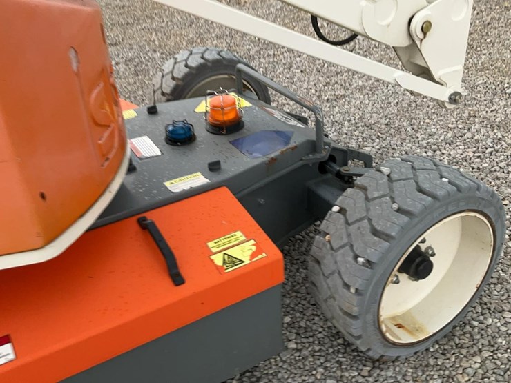 #309-•-2019-snorkel-38'-articulating-lift-image-14