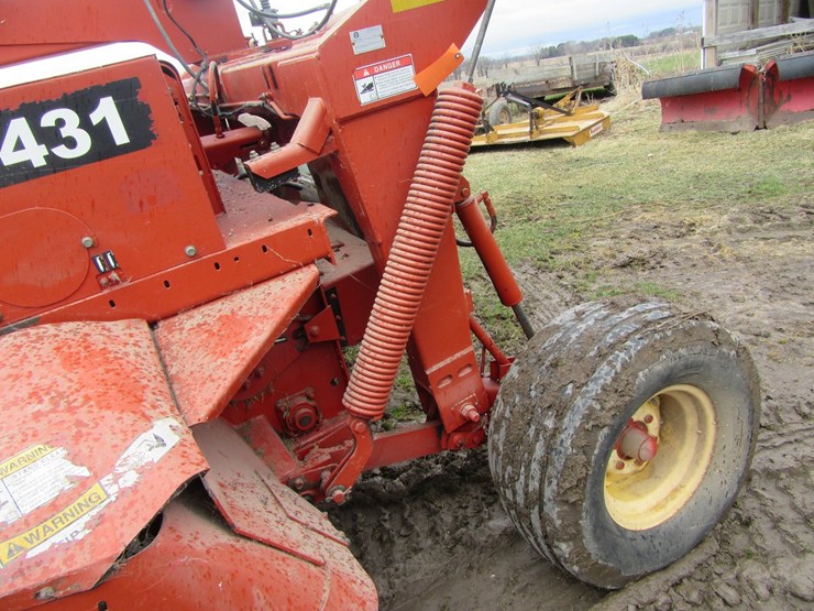 new-holland-1431-image-10