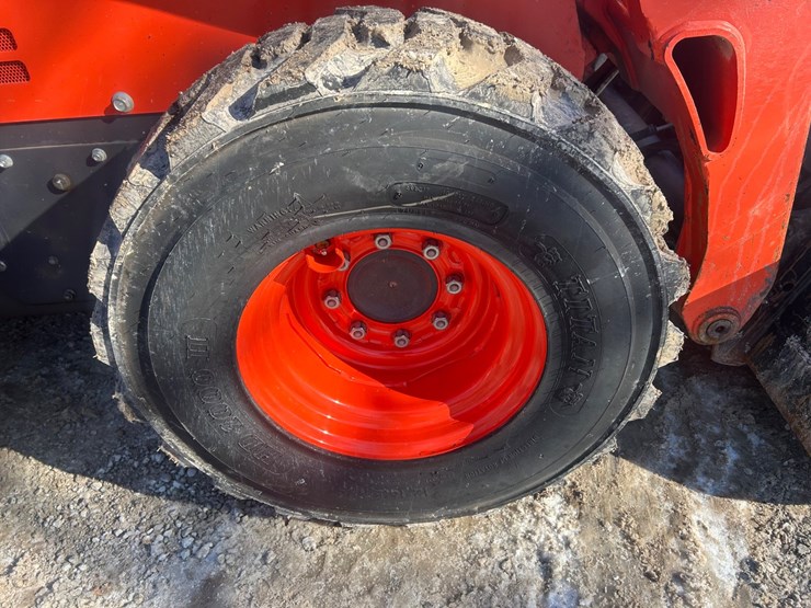 2018-kubota-ssv75-image-53