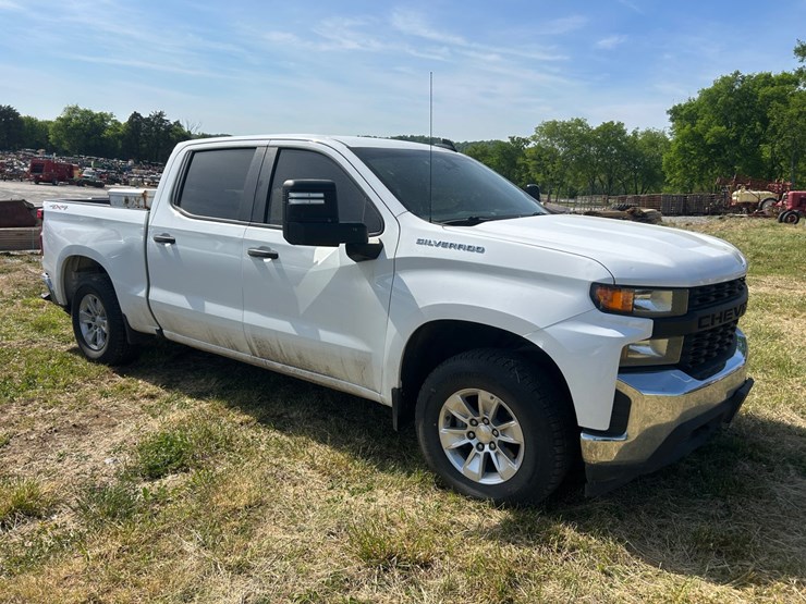 2020-chevrolet-silverado-1500-image-2