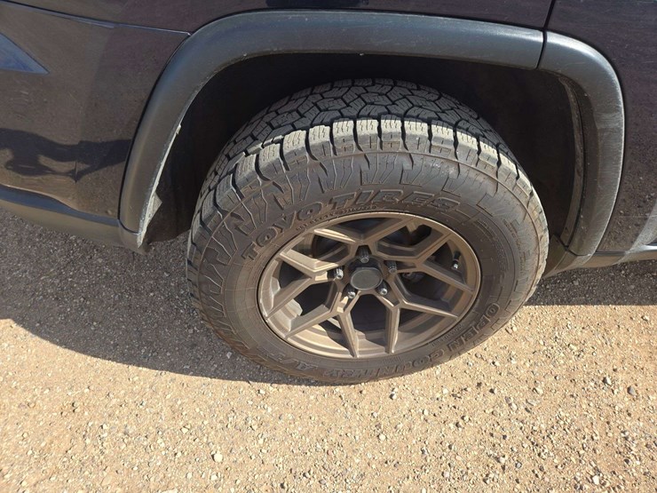 2018-jeep-grand-cherokee-limited-image-19