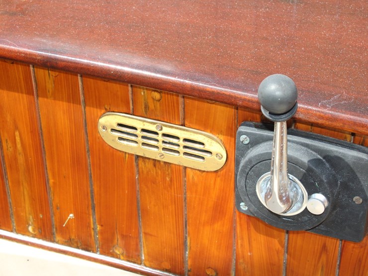 #9545-•-grimmalkin-–-18'-fenwick-williams-classic-wooden-catboat-w/-trailer-image-54