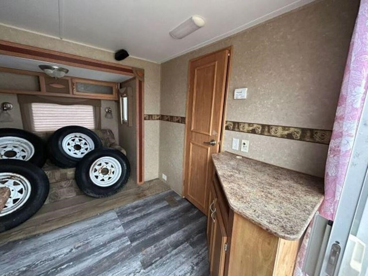 2010-gulf-stream-innsbruck-supreme-lodge-40tbs-t/a-image-45